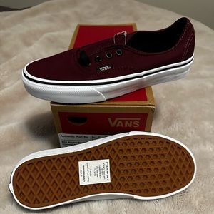 VANS NWT